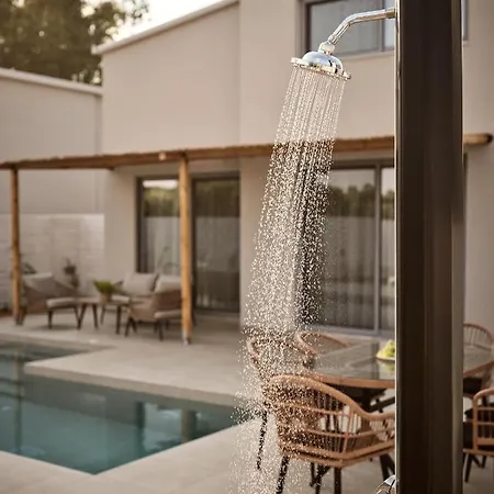 Romas Luxury Villa *